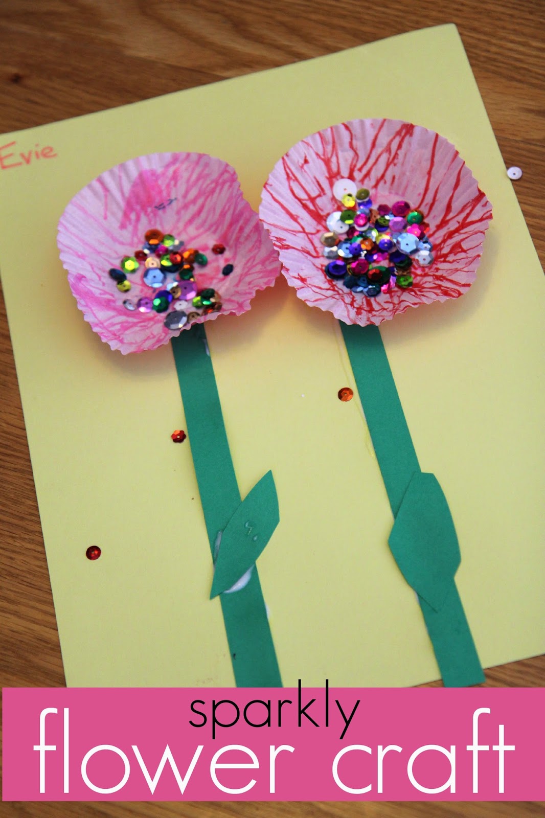 40 Pretty Paper Flower Crafts, Tutorials \u0026 Ideas