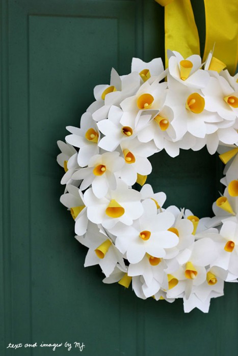 paper-daffodil-wreath