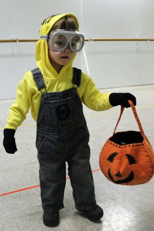37 DIY Minion Costume  Ideas  for Halloween 